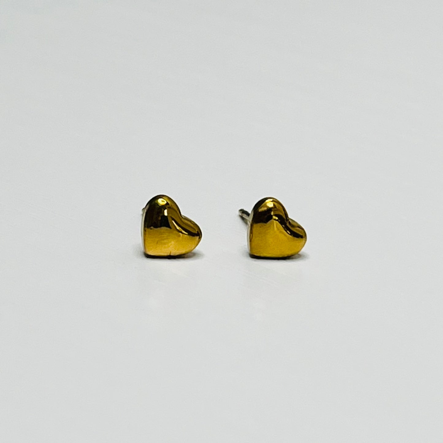 Mini hearts stud earrings