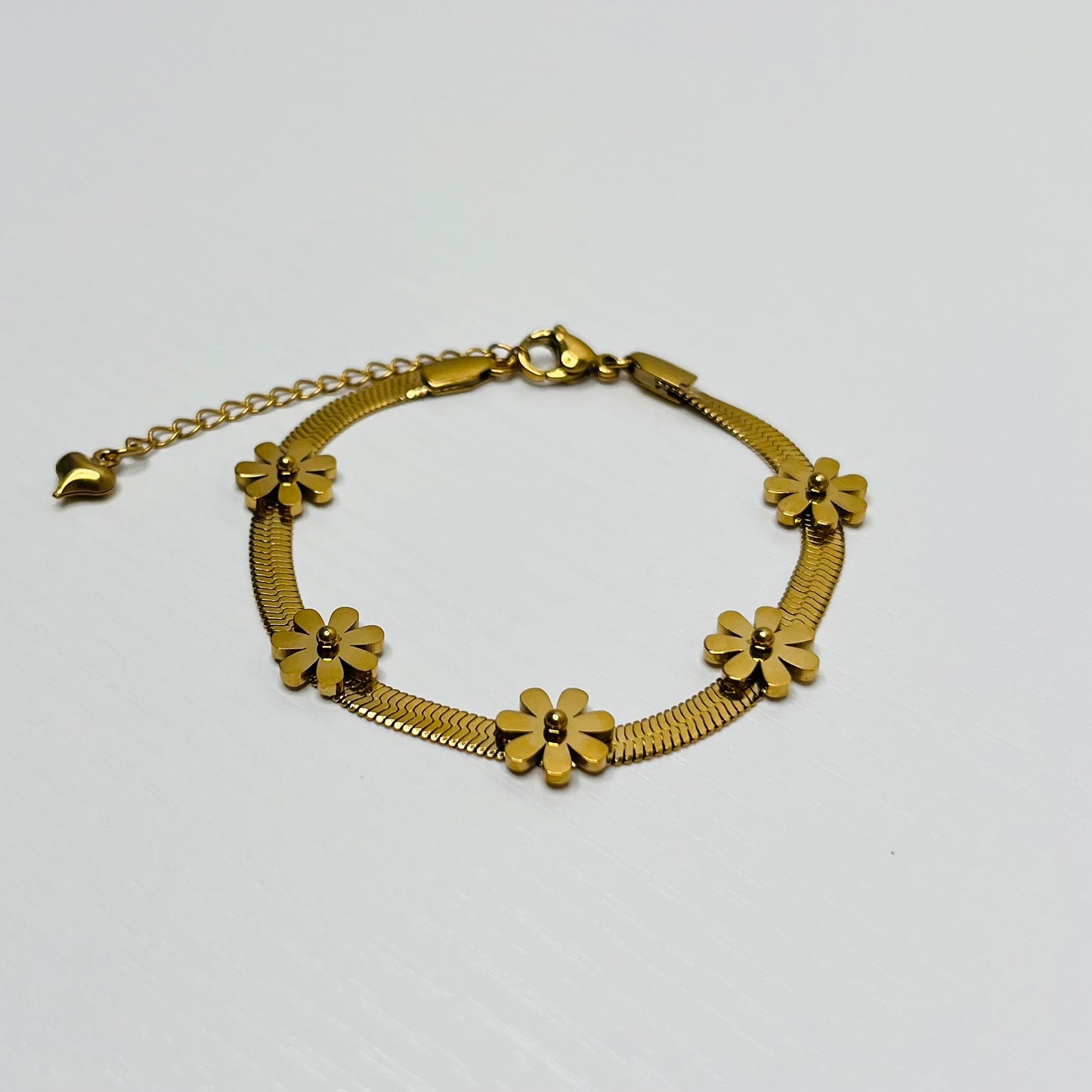 Golden flowers bracelet